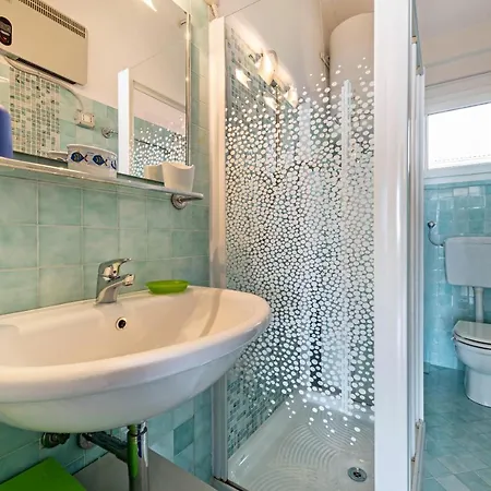 Front Amazing View Apartment Manerba del Garda
