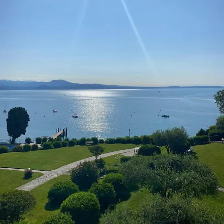 Apartment Front Amazing View Manerba del Garda